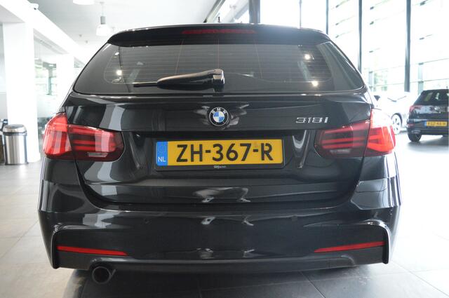 BMW 3-SERIE Touring 318i M Sport navi clima cruise led leer 18 inch !!