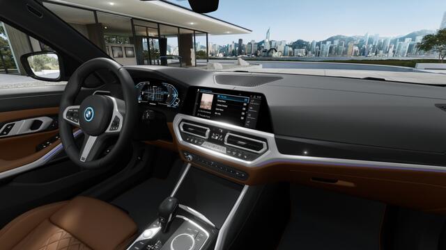 BMW 3-SERIE touring 330e 292PK M-sport Individual / Laser / 360° / Pano / ACC / Meri