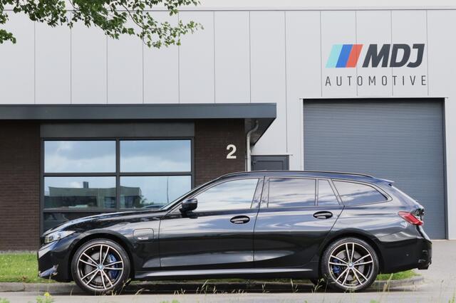 BMW 3-SERIE Touring 330e xDrive Facelift 19 inch Pano Trekhaak Harman-Kardon