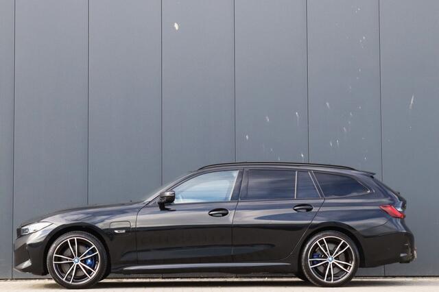 BMW 3-SERIE Touring 330e xDrive Facelift 19 inch Pano Trekhaak Harman-Kardon
