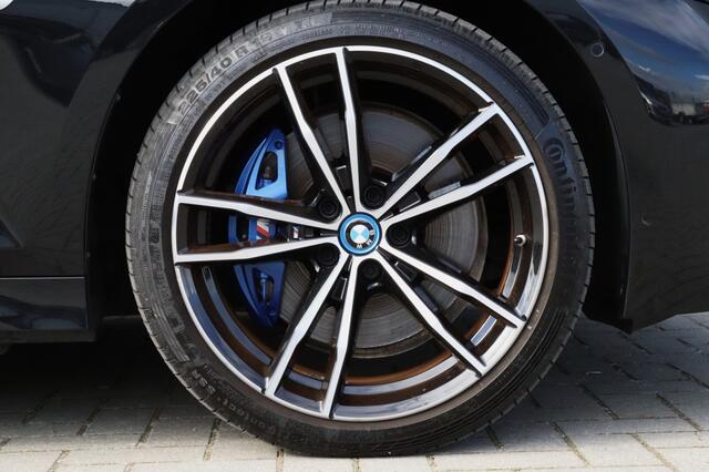 BMW 3-SERIE Touring 330e xDrive Facelift 19 inch Pano Trekhaak Harman-Kardon