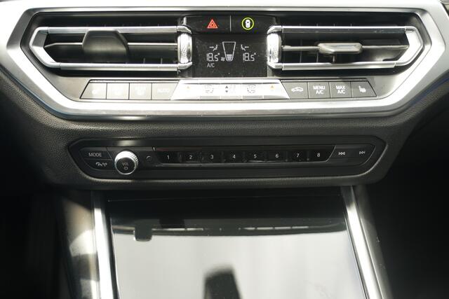 BMW 3-SERIE 318i Sportline High Executive 157pk Navigatie/Apple-Android/Cruise