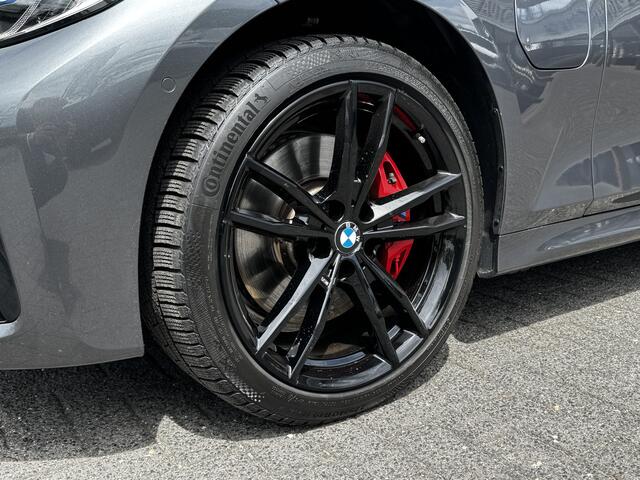 BMW 3-SERIE Touring 330e High Executive M-Sport Shadowline 293PK | Laser | H&K Audio | Camera | NL Auto | ¤31.900,- Incl. BTW