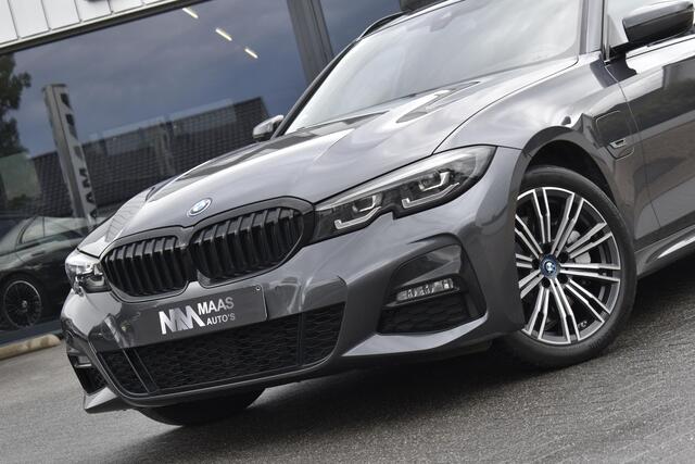 BMW 3-SERIE Touring 330e High Executive