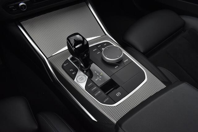 BMW 3-SERIE Touring 330e High Executive