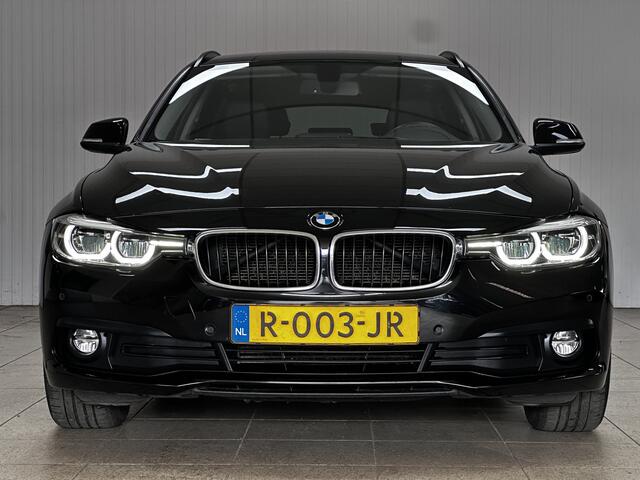 BMW 3-SERIE Touring 318i Executive Facelift!/ LED Koplampen + Mistl./ Camera/ LEER/ Elek. Kofferklep/ Bluetooth/ Stoelverw./ PDC V+A/ Navi/ Clima/ Cruise/ Armsteun/ Multi. LEDER. Stuur/ Chroom/ Dakrails.
