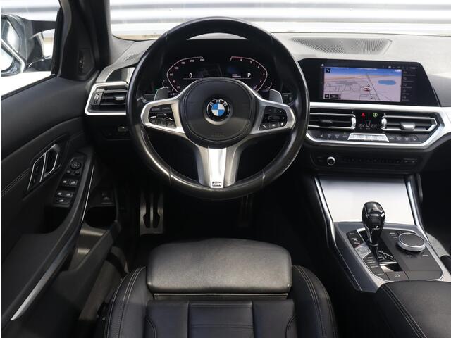 BMW 3-SERIE Touring 320i | High Executive | M Sportpakket | Panodak | Head-Up | Harman Kardon | Driving Assistant | Laserlight | Parking Pack | M-Performance | 19'' LMV