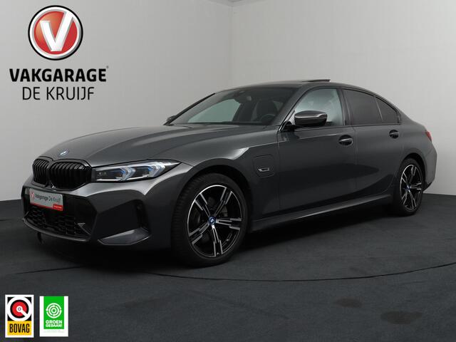 BMW 3-SERIE 330 e M-Sport X-Drive | VOL! | Harman Kardon | ACC | Panoramadak | Camera!