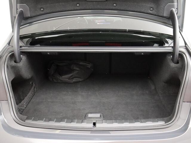 BMW 3-SERIE 330 e M-Sport X-Drive | VOL! | Harman Kardon | ACC | Panoramadak | Camera!