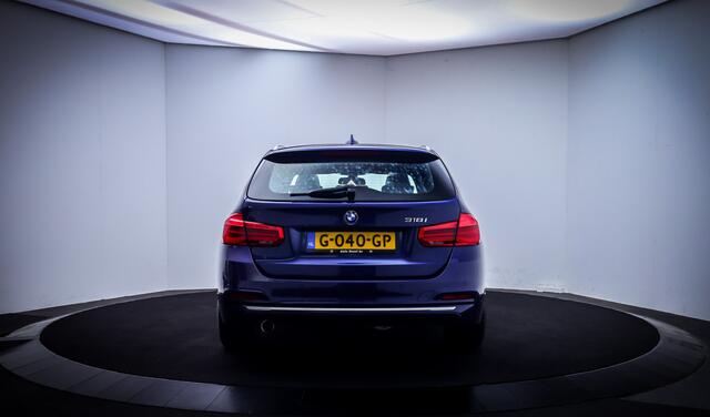 BMW 3-SERIE Touring 318iA LUXURY Edition PANO | FULL LED | LEDER | ELEK TREKHAAK | NAVI | STOELVERW | PDC V+A | LMV