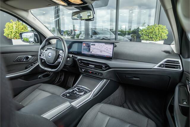 BMW 3-SERIE Touring 330e xDrive - Elek. Trekhaak | 360 Camera | ACC