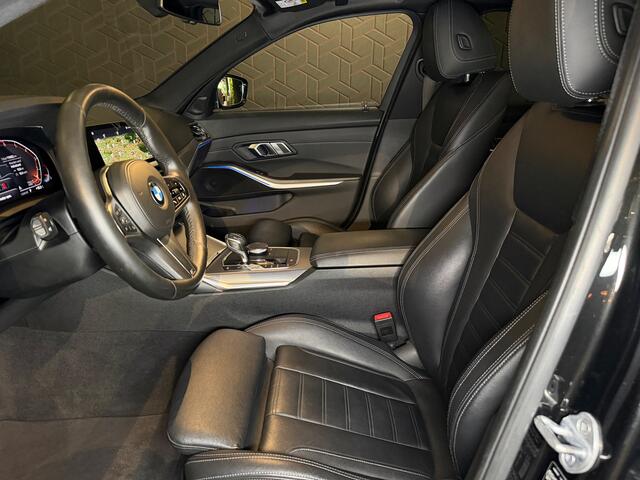 BMW 3-SERIE 320i High Exe | M-sport | Camera | CarPlay