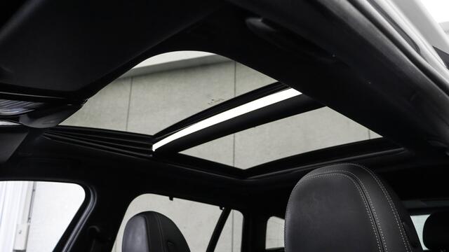 BMW 3-SERIE Touring 330i M-Sport Pro | Harman/Kardon | Panoramadak | Standkachel | Head-Up | Trekhaak | Carbon