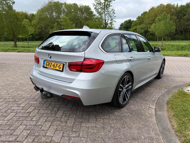 BMW 3-SERIE Touring 325d M Sport NAVI/KEYLESS/HARMAN/KARDON