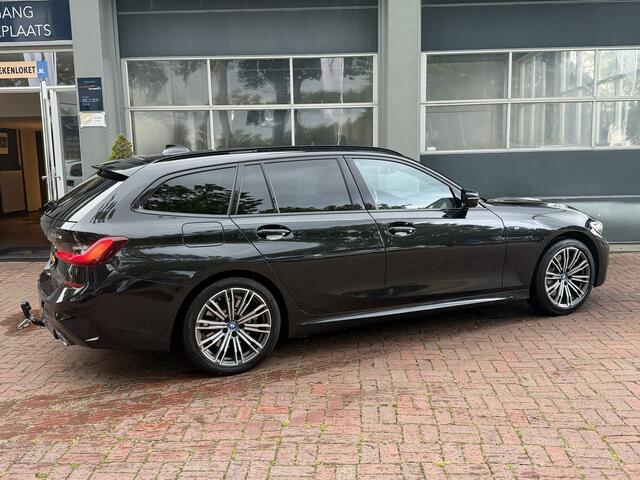 BMW 3-SERIE Touring 330e Business Edition Plus Bj 2022 292PK | M-pakket | Full led | Carplay | Trekhaak wegklapbaar | SOH 96% |