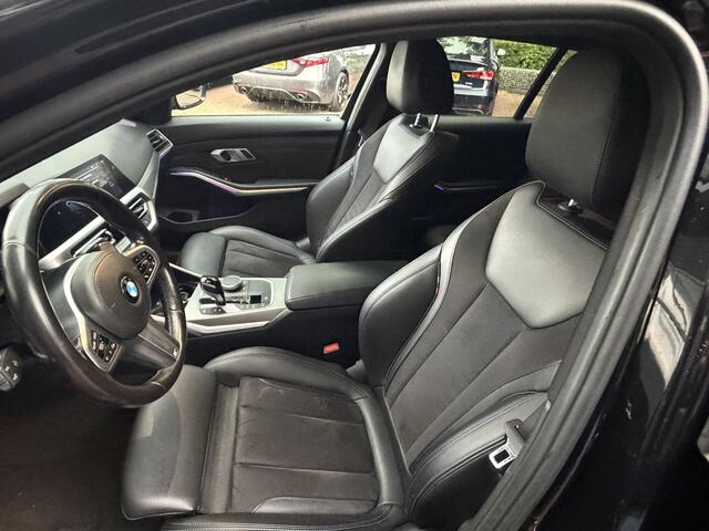 BMW 3-SERIE Touring 330e Business Edition Plus Bj 2022 292PK | M-pakket | Full led | Carplay | Trekhaak wegklapbaar | SOH 96% |