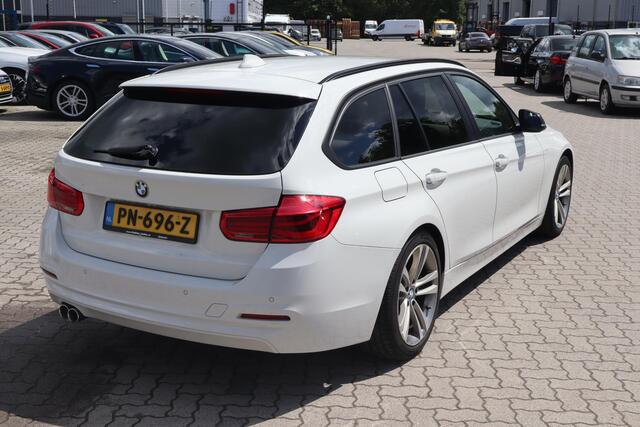 BMW 3-SERIE Touring 320d EDE Corporate Lease Executive
