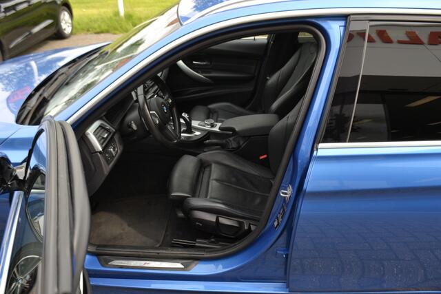 BMW 3-SERIE Touring 320i Edition M Sport Shadow Executive Leer | Carplay | Head Up | Stoelverwarming |