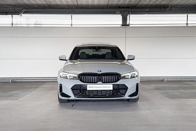 BMW 3-SERIE Sedan 318i M-Sport