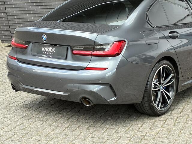 BMW 3-SERIE Sedan 320i High Executive M Sport Pakket Automaat / Live Cockpit Professional / Leder / 19 Inch / Head-Up Display / Adaptive Cruise Control / Hifi / Shadow Line / M Sportremsysteem / Achteruitrijcamera