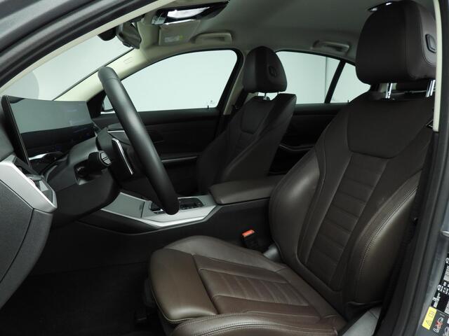 BMW 3-SERIE Sedan 320e | LED | Leder | Navigatie | Sportstoelen | Clima | PDC | DAB | Alu 17 inch