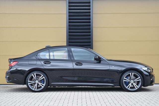 BMW 3-SERIE 330e eDrive Edition * M-Pakket * SOH 95% * Head-up * Sfeerverlichting * Hifi * Stuurverwarming *