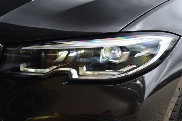 BMW 3-SERIE 330e eDrive Edition * M-Pakket * SOH 95% * Head-up * Sfeerverlichting * Hifi * Stuurverwarming *