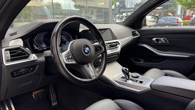 BMW 3-SERIE Touring 330e High Executive | M-Sport Pakket | LED | Elek. Achterklep