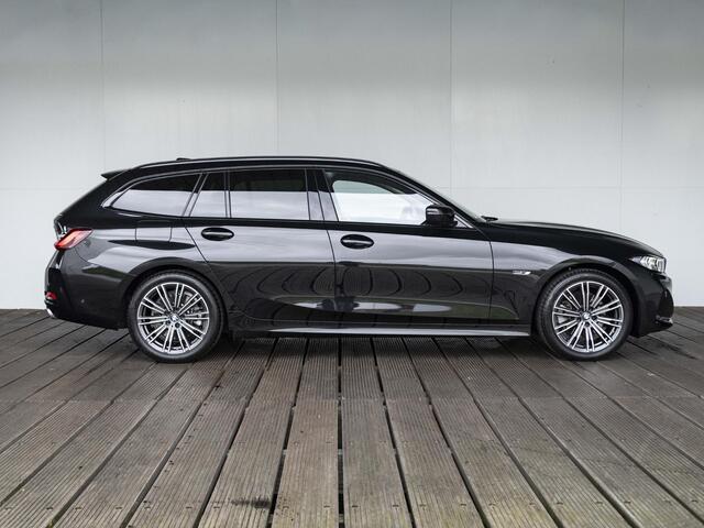 BMW 3-SERIE Touring 320e | Comfort Pack | Achteruitrijcamera | Comfort Access | Stoelverwarming | Cruise Control | Sportstoelen | 17''