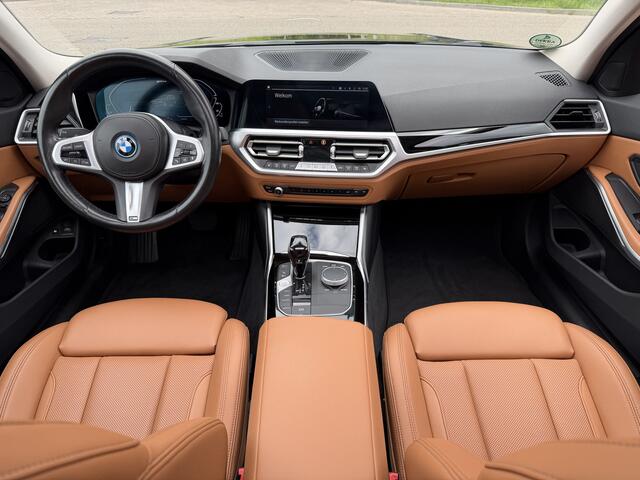 BMW 3-SERIE Touring 320e Business Edition Plus |PANO|LEDER|LED|ST VWM|SFEERVERL.|M STUUR