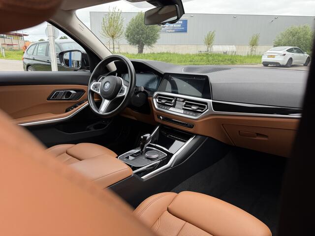 BMW 3-SERIE Touring 320e Business Edition Plus |PANO|LEDER|LED|ST VWM|SFEERVERL.|M STUUR