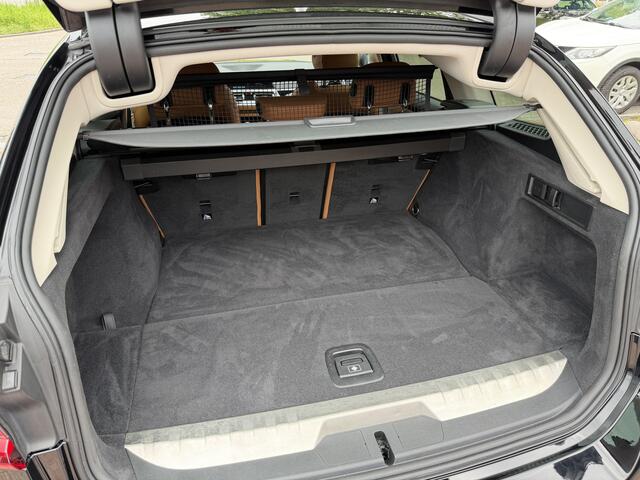 BMW 3-SERIE Touring 320e Business Edition Plus |PANO|LEDER|LED|ST VWM|SFEERVERL.|M STUUR