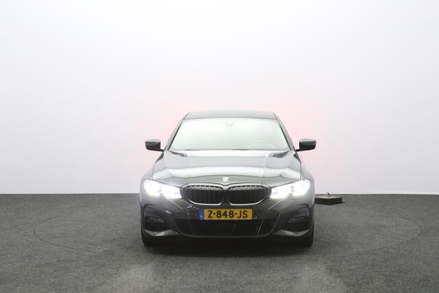 BMW 3-SERIE 318i High Executive Automaat, Kuipstoelen, Head-Up, Memory, LED, Adap. Cruise Control