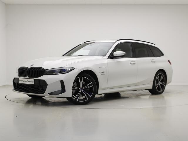 BMW 3-SERIE Touring 330e xDrive | M-Sport | Panorama | Elek. Stoelverst. | HiFi Adapt. Led | Camera |