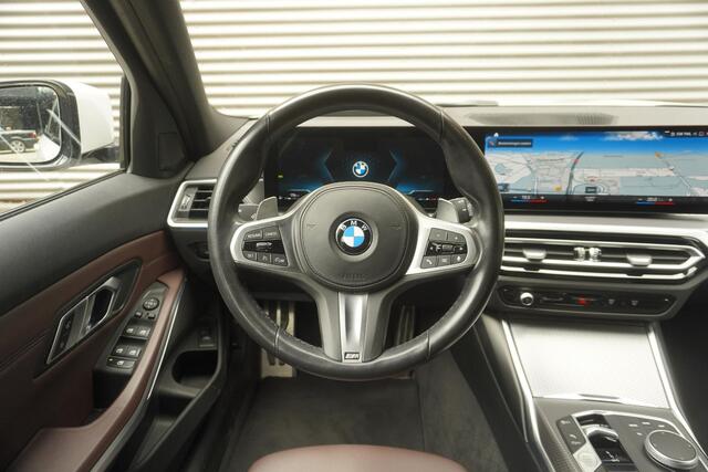 BMW 3-SERIE Touring 330i | M Sportpakket | 18 inch LM Dubbelspaak (styling 848 M) in Bicolor Jet Black | Cruise Control | Sportstoelen voor | M Sportonderstel