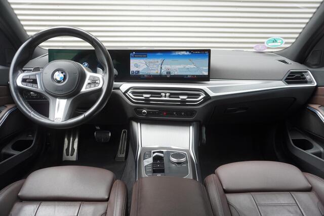 BMW 3-SERIE Touring 330i | M Sportpakket | 18 inch LM Dubbelspaak (styling 848 M) in Bicolor Jet Black | Cruise Control | Sportstoelen voor | M Sportonderstel