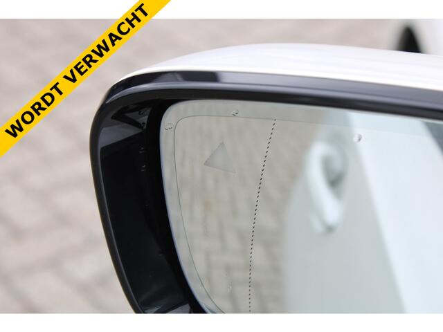 BMW 3-SERIE Touring 330e High Executive M-SPORT SHADOW PANORAMADAK MEMORY 360-CAMERA KEY-LESS CARPLAY TREKHAAK