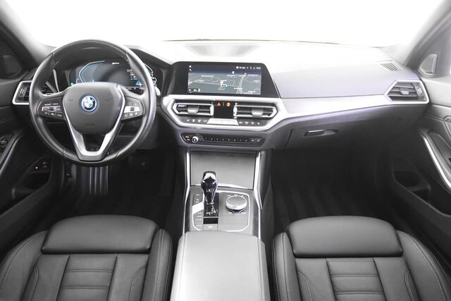 BMW 3-SERIE 320e Touring *1ste Eigenaar*Leer*Stoelverwarming*Navigatie*PDC*