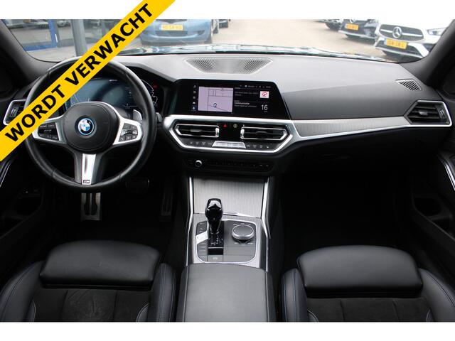 BMW 3-SERIE Touring 330e High Executive M-SPORT PANORAMADAK MEMORY KEY-LESS CAMERA CARPLAY