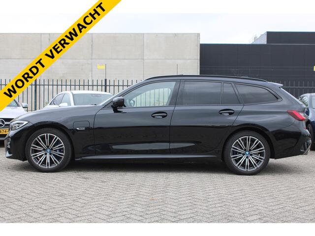 BMW 3-SERIE Touring 330e High Executive M-SPORT PANORAMADAK MEMORY KEY-LESS CAMERA CARPLAY