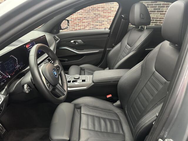 BMW 3-SERIE 330e M Performance Sport H/K Memory Dak Camera Led