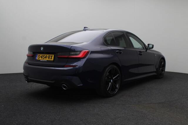 BMW 3-SERIE 320d xDrive High Executive 2020 | M-Pakket | Cruise Control | Achteruitrij Camera | Stuurwiel Bediening | Apple/Android Carplay | Navigatie | Airco Seperaat | 2 Sleutels | Keyless