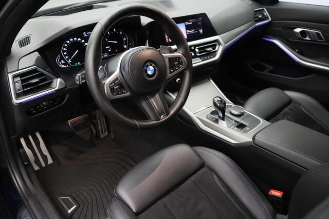 BMW 3-SERIE 320d xDrive High Executive 2020 | M-Pakket | Cruise Control | Achteruitrij Camera | Stuurwiel Bediening | Apple/Android Carplay | Navigatie | Airco Seperaat | 2 Sleutels | Keyless