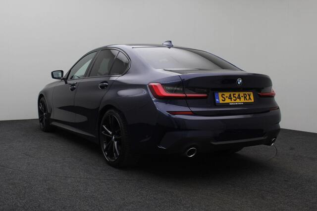 BMW 3-SERIE 320d xDrive High Executive 2020 | M-Pakket | Cruise Control | Achteruitrij Camera | Stuurwiel Bediening | Apple/Android Carplay | Navigatie | Airco Seperaat | 2 Sleutels | Keyless