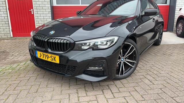 BMW 3-SERIE Touring 318i Executive Edition M-SPORT / BLACK OPTIC / CARPLAY / FULL LED / NAVI / VIRTUAL / NAVI / DAB+ / CLIMA / PDC / NL-AUTO