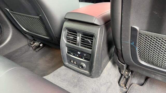 BMW 3-SERIE Touring 318i Executive Edition M-SPORT / BLACK OPTIC / CARPLAY / FULL LED / NAVI / VIRTUAL / NAVI / DAB+ / CLIMA / PDC / NL-AUTO