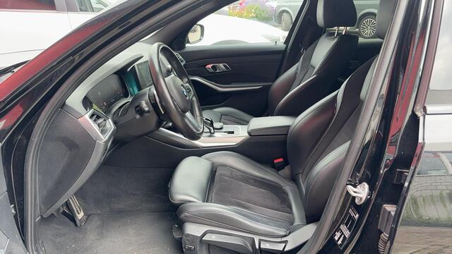 BMW 3-SERIE Touring 318i Executive Edition M-SPORT / BLACK OPTIC / CARPLAY / FULL LED / NAVI / VIRTUAL / NAVI / DAB+ / CLIMA / PDC / NL-AUTO