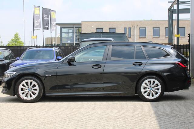 BMW 3-SERIE Touring 320e High Executive LEDER NAVI CARPLAY TREKHAAK