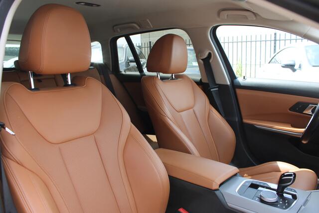 BMW 3-SERIE Touring 320e High Executive LEDER NAVI CARPLAY TREKHAAK
