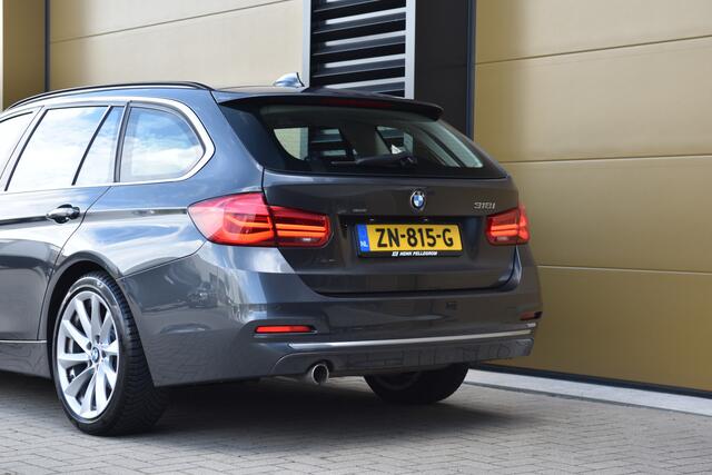 BMW 3-SERIE Touring 318i Executive * Luxuryline * Hifi * Sportstoelen * Camera * Navigatie Proffesional *